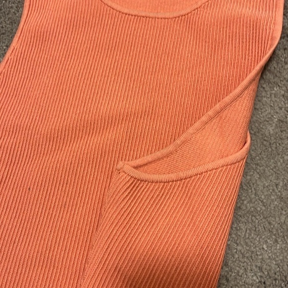 Babaton Sculpt Knit Racer Cropped Tank in coral - size 2XL - Picture 8 of 9